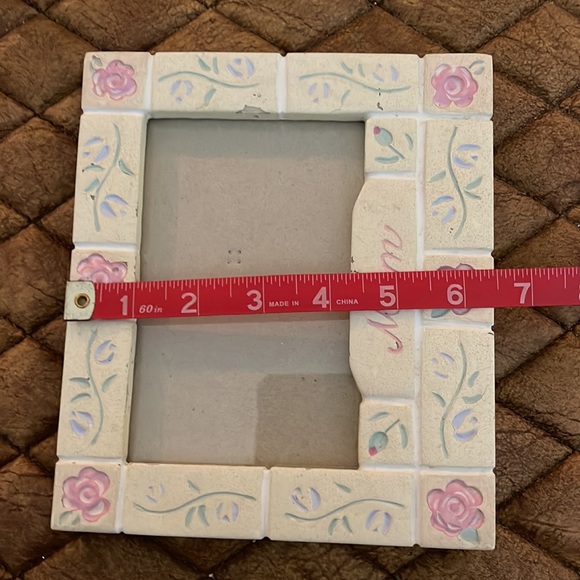 Ceramic “Mom” Frame - Picture 4 of 5